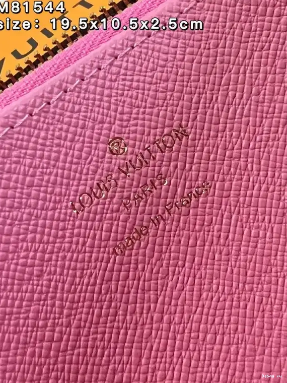 Vuitton ZIPPY Louis WALLET 0524